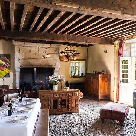 Sleeps 14 Vouthon