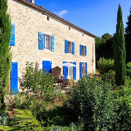 Sleeps 14 *