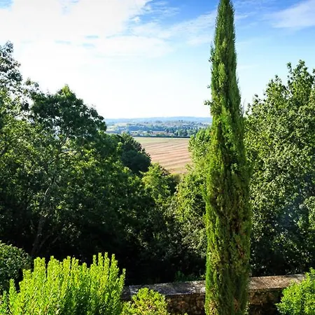 Villa Sleeps 14 *