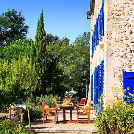 Sleeps 14 *